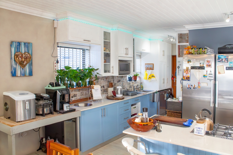 3 Bedroom Property for Sale in De Kelders Western Cape